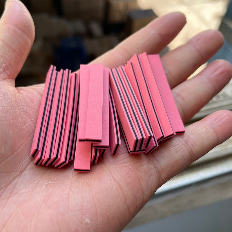 矽膠斑馬條紅黑相間導電(diàn)斑馬條LED導電(diàn)膠