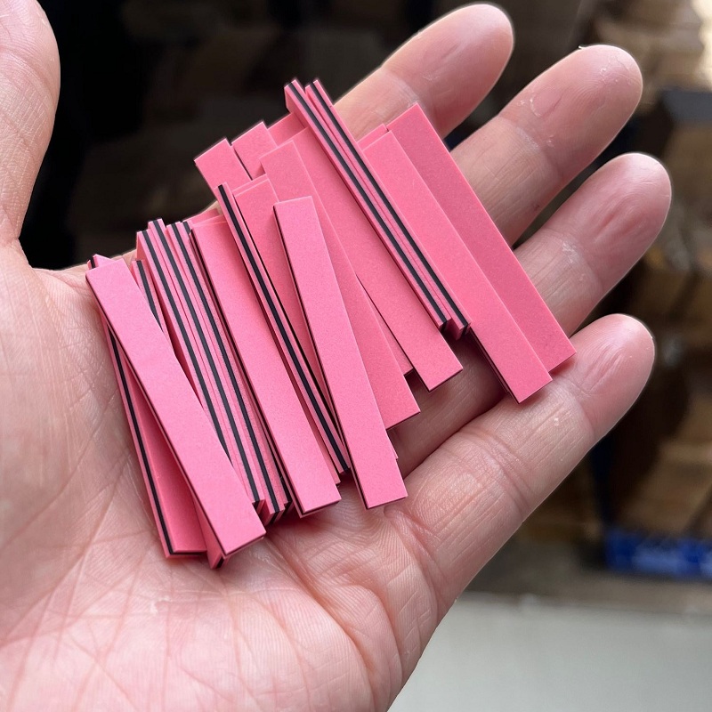 矽膠斑馬條紅黑相間導電(diàn)斑馬條LED導電(diàn)膠